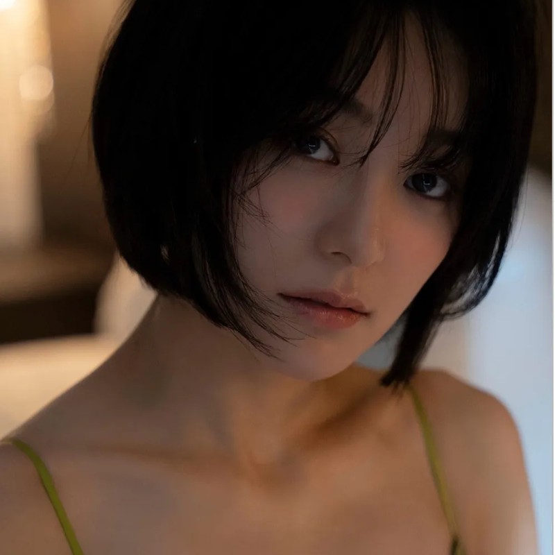 배우 아라타 모모코 프로필 썸네일