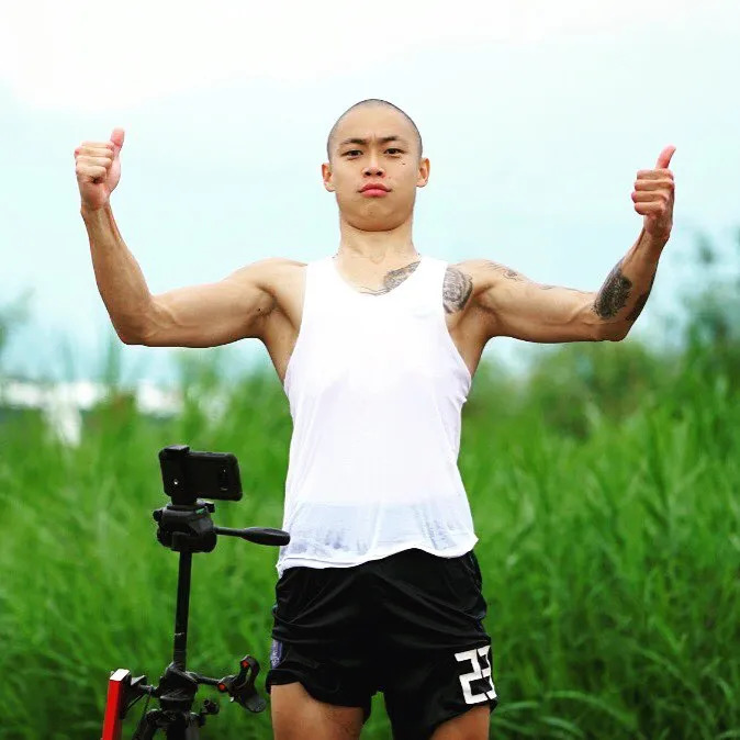 최고다윽박 사주 분석 2026