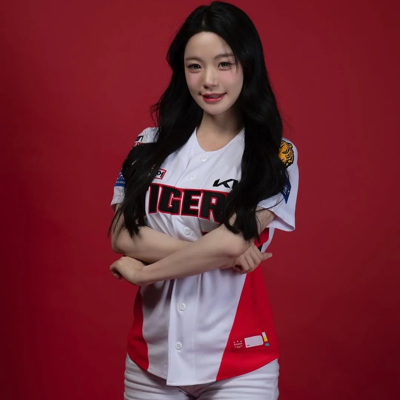 방송인 강민지 프로필 썸네일