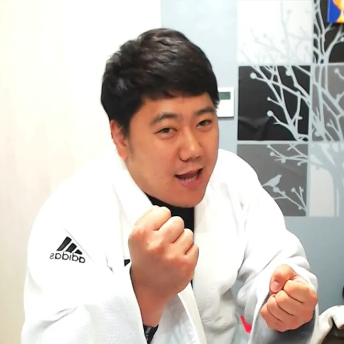 거제폭격기 사주 분석 2026