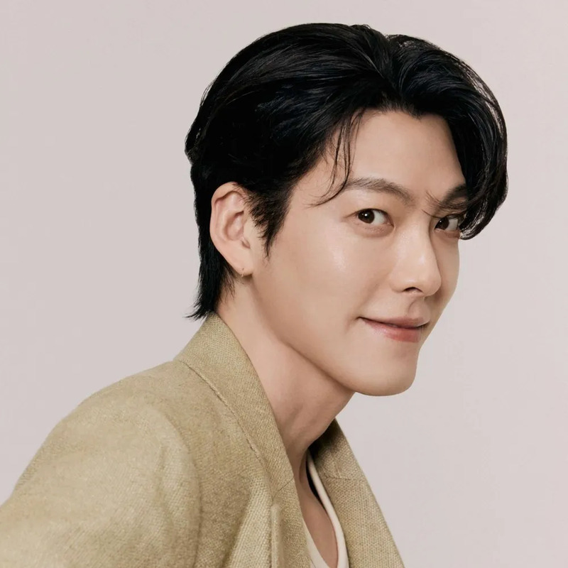 김우빈 사주 분석 2026