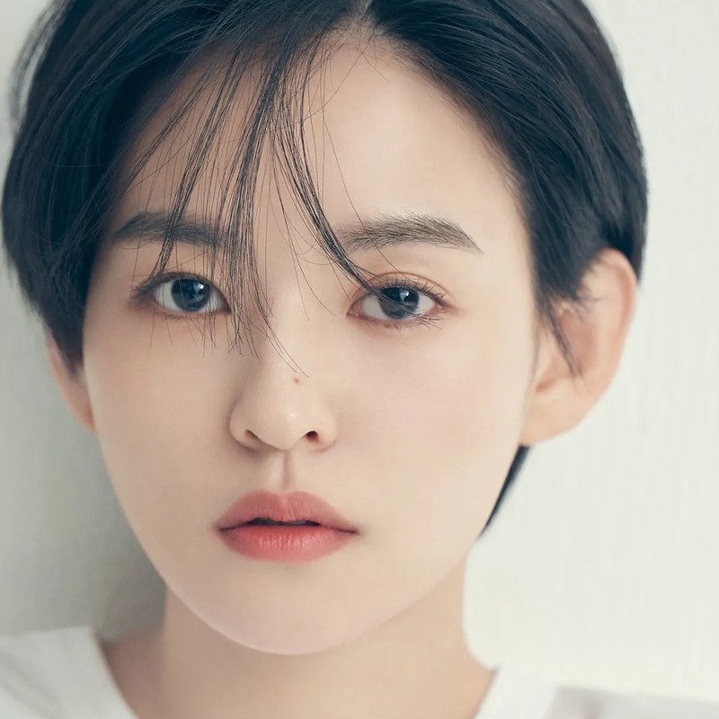 배우 김윤혜 프로필 썸네일