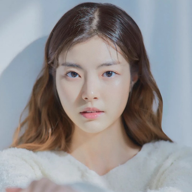 홍예지 프로필 썸네일