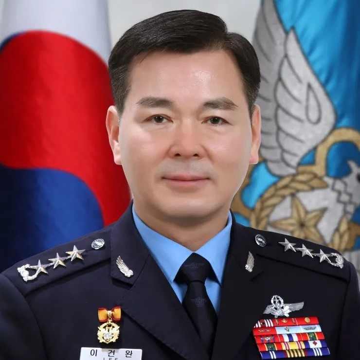 이건완 프로필 썸네일