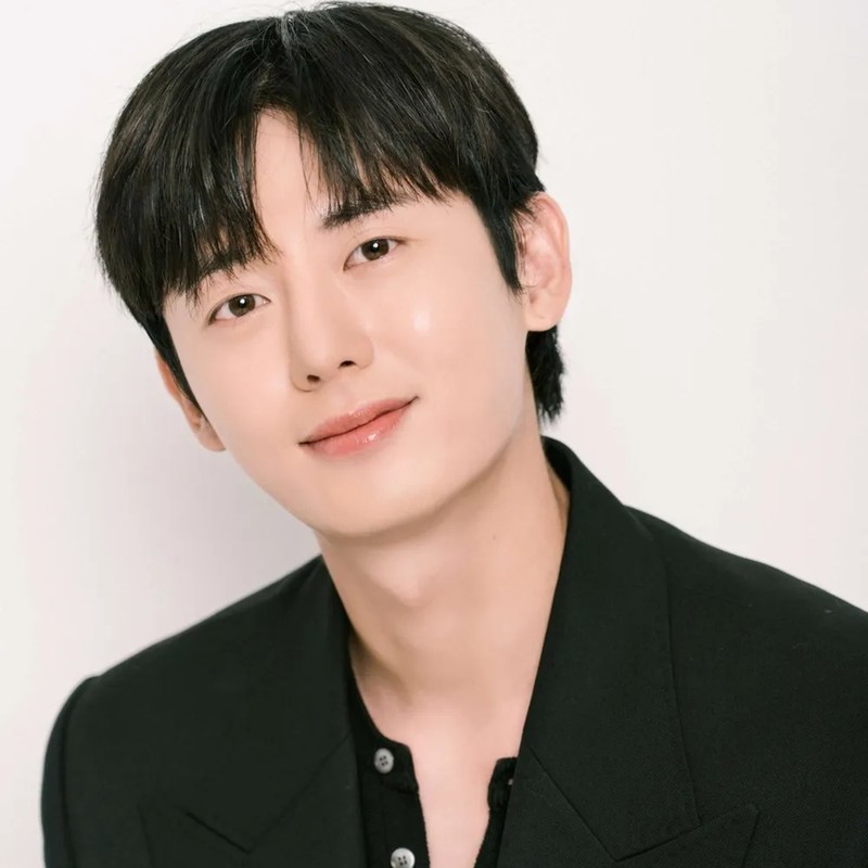 배우 이지훈 프로필 썸네일