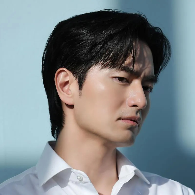 이진욱 사주 분석 2026