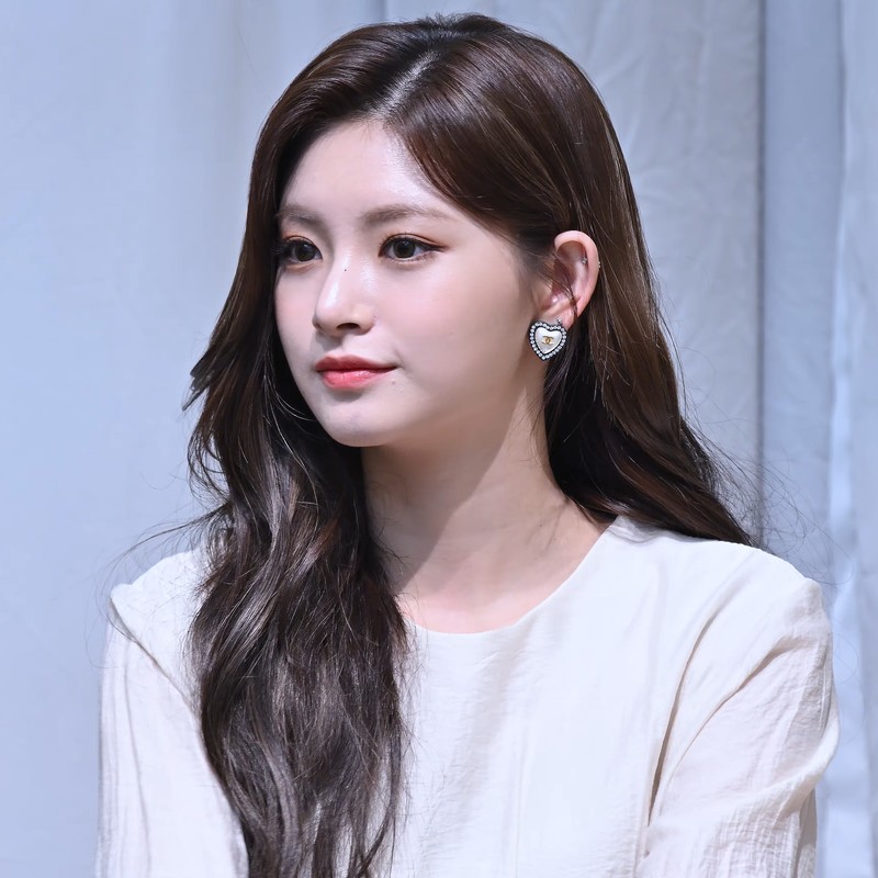 가수 이런 프로필 썸네일