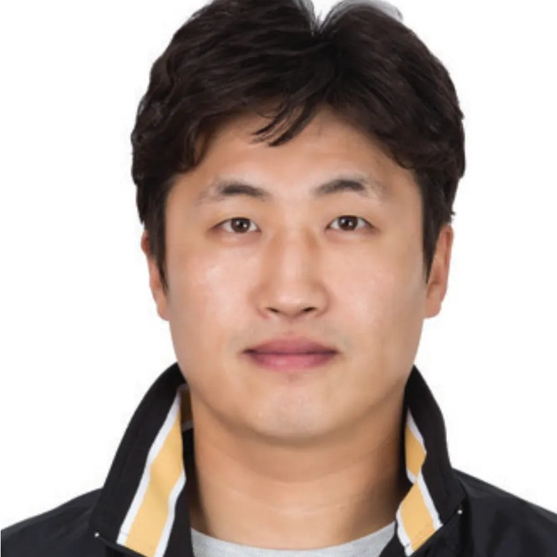이용혁 프로필 썸네일