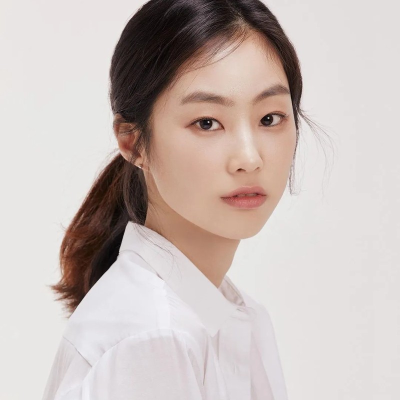 배우 전수진 프로필 썸네일
