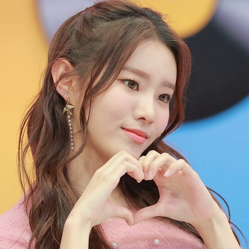 가수 먼데이 프로필 썸네일