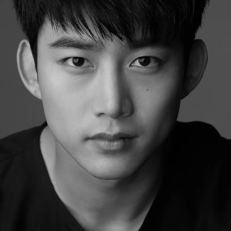 옥택연 프로필 썸네일