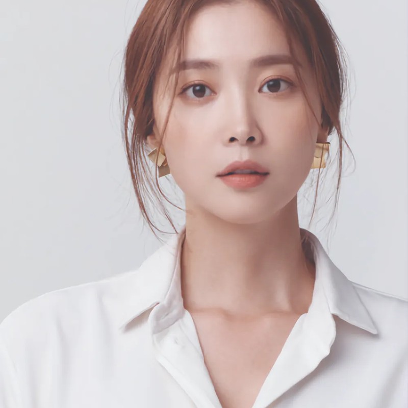배우 오윤아 프로필 썸네일