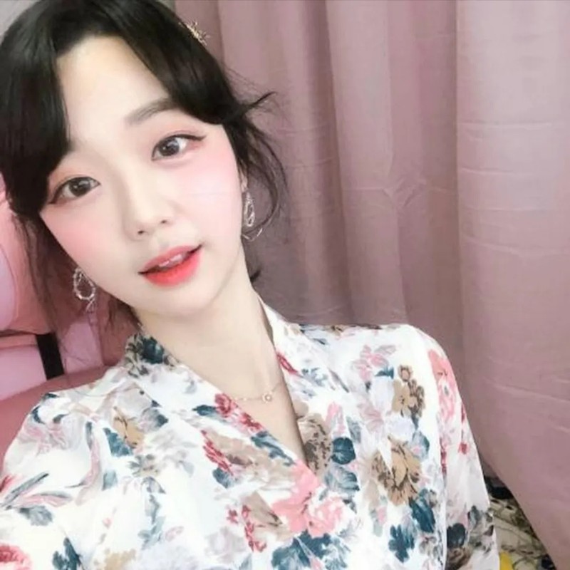 방송인 러아 프로필 썸네일