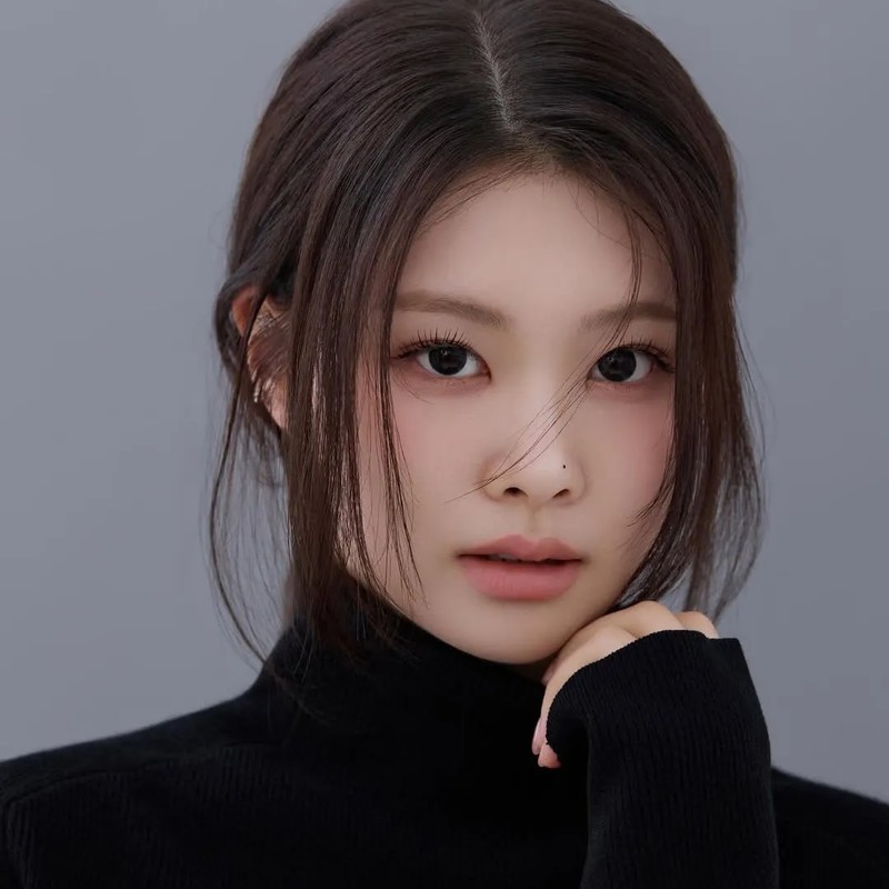 가수 수안(2000년생) 프로필 썸네일