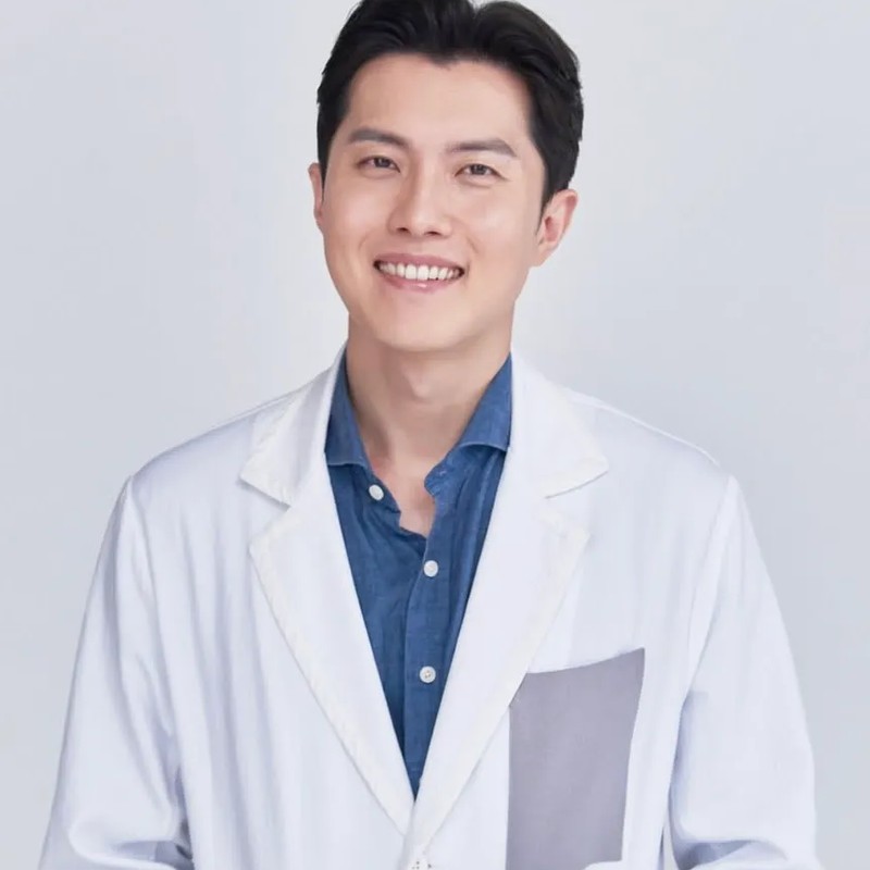 우창윤 프로필 썸네일
