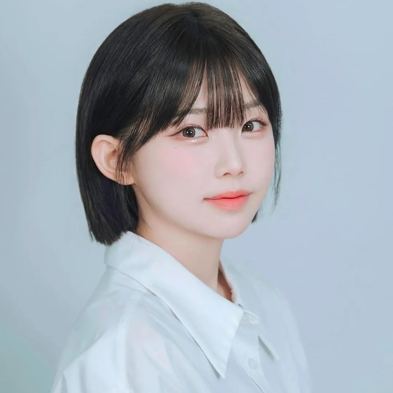 가수 우정 프로필 썸네일