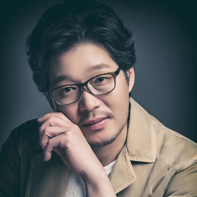 유재명 사주 분석 2026