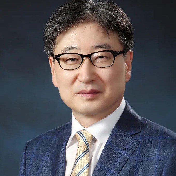 윤부근 프로필 썸네일