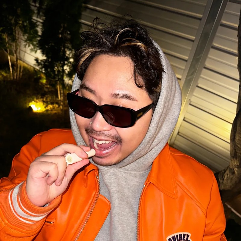윤담백 프로필 썸네일