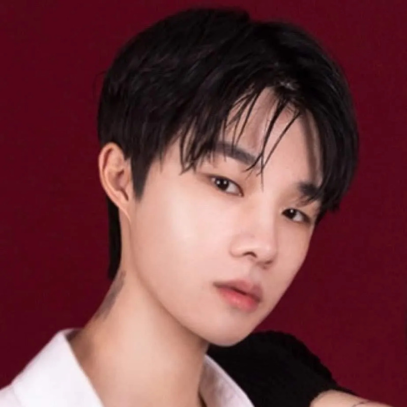 윤루카스 사주 분석 2026