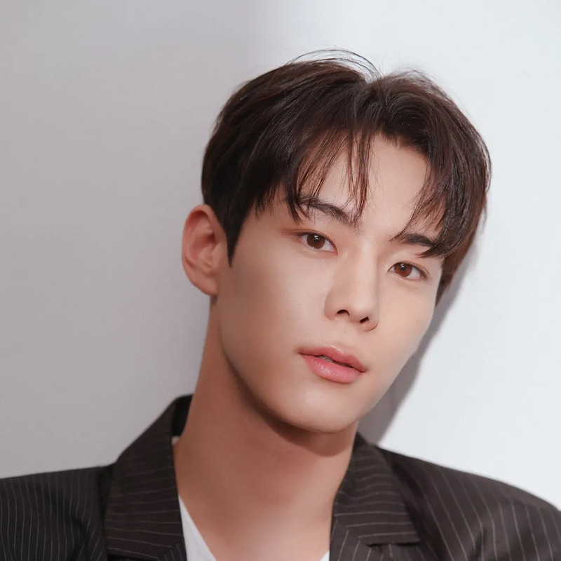 윤서빈 사주 분석 2026